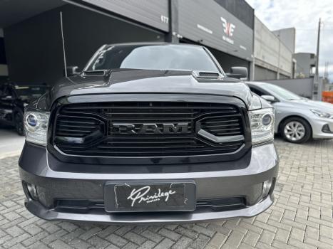 DODGE Ram 5.7 V8 32V 4P HEMI LARAMIE NIGHT EDITION 4X4 AUTOMTICO, Foto 5