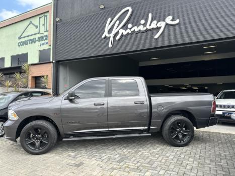 DODGE Ram 5.7 V8 32V 4P HEMI LARAMIE NIGHT EDITION 4X4 AUTOMTICO, Foto 10