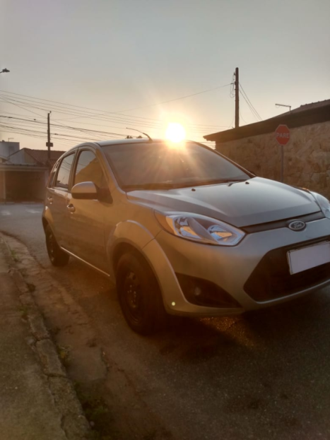 FORD Fiesta Hatch 1.6 4P ROCAM FLEX, Foto 1