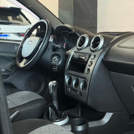 FORD Fiesta Hatch 1.6 4P, Foto 9