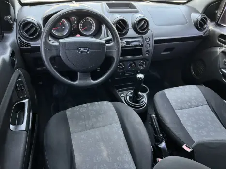 FORD Fiesta Hatch 1.6, Foto 4