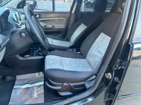 FORD Fiesta Sedan 1.6 4P ROCAM FLEX, Foto 6