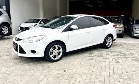 FORD Focus Sedan 2.0 16V 4P, Foto 2