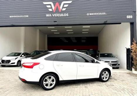 FORD Focus Sedan 2.0 16V 4P, Foto 8