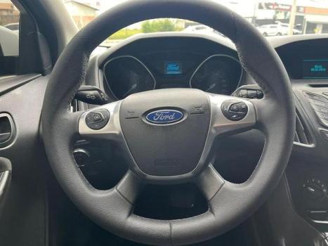 FORD Focus Sedan 2.0 16V 4P, Foto 11