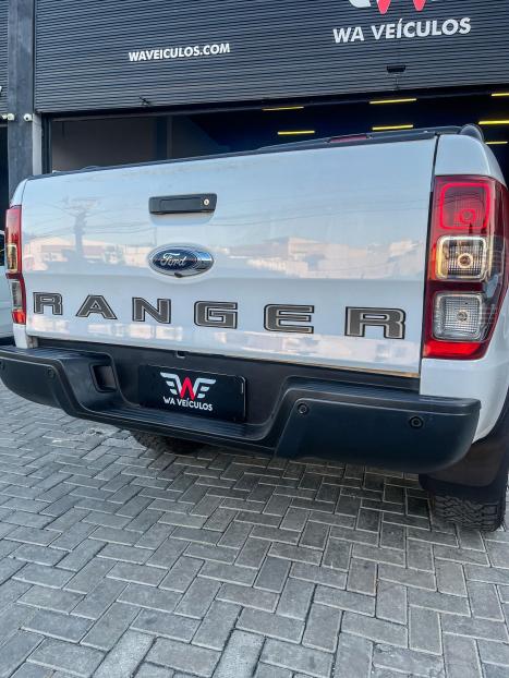 FORD Ranger 3.2 20V CABINE DUPLA 4X4 STORM TURBO DIESEL AUTOMTICO, Foto 13