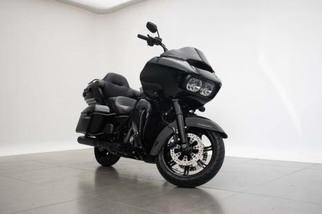 HARLEY DAVIDSON Road Glide Limited FLTRK 1800, Foto 1