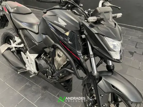 HONDA CB 300 F Twister FLEX ABS, Foto 4