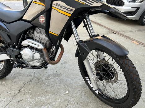 HONDA XRE 300 ABS, Foto 4