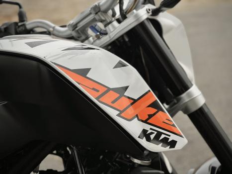 KTM 200 DUKE , Foto 3