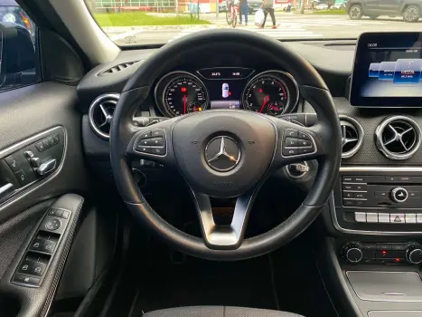 MERCEDES-BENZ GLA 200 1.6 16V 4P FLEX CGI NIGHT TURBO AUTOMTICO, Foto 9