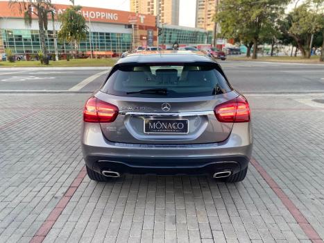 MERCEDES-BENZ GLA 200 1.6 16V 4P FLEX CGI NIGHT TURBO AUTOMTICO, Foto 3