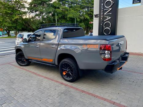 MITSUBISHI L 200 Triton 2.4 16V SPORT HPE 4X4 CABINE DUPLA TURBO DIESEL AUTOMTICO, Foto 3