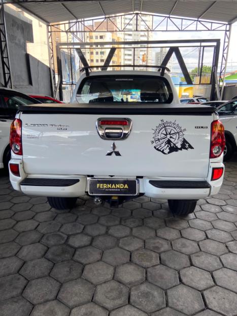 MITSUBISHI L 200 Triton 2.4 16V FLEX HLS CABINE DUPLA, Foto 4