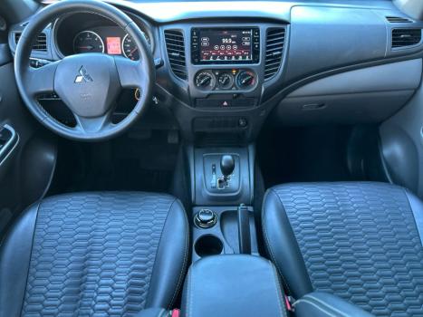 MITSUBISHI L 200 Triton 2.4 16V SPORT GLS CABINE DUPLA TURBO DIESEL AUTOMTICO, Foto 6