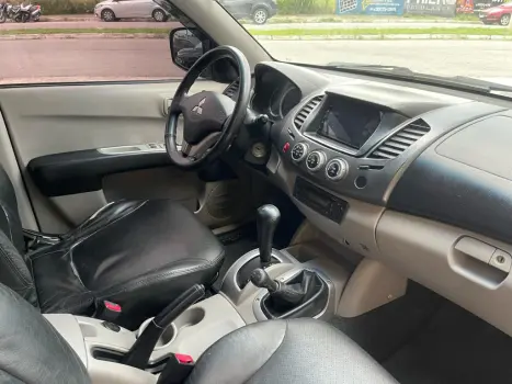 MITSUBISHI L 200 Triton 3.2 16V HPE 4X4 CABINE DUPLA TURBO DIESEL INTERCOOLER, Foto 8