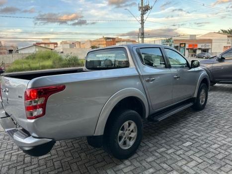 MITSUBISHI L 200 Triton 2.4 16V SPORT HPE 4X4 CABINE DUPLA TURBO DIESEL AUTOMTICO, Foto 11