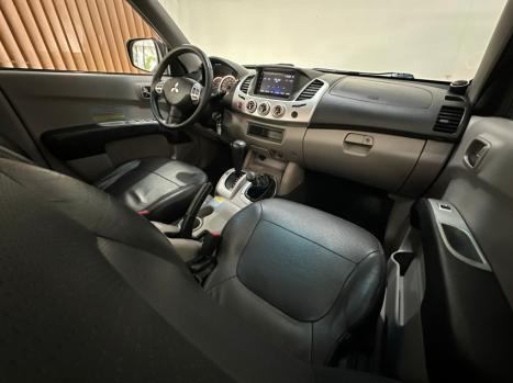 MITSUBISHI L 200 Triton 3.2 16V HPE 4X4 CABINE DUPLA TURBO DIESEL INTERCOOLER AUTOMTICO, Foto 4
