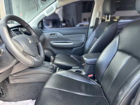 MITSUBISHI L 200 Triton 2.4 16V OUTDOOR HPE-S 4X4 CABINE DUPLA TURBO DIESEL AUTOMTICO, Foto 5