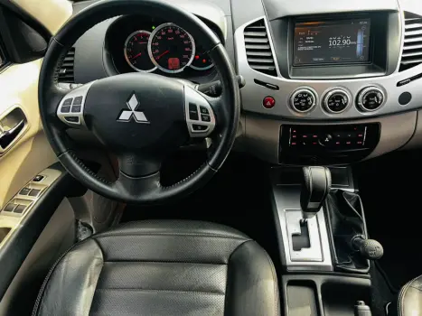 MITSUBISHI L 200 Triton 3.2 16V HPE 4X4 CABINE DUPLA TURBO DIESEL INTERCOOLER AUTOMTICO, Foto 9