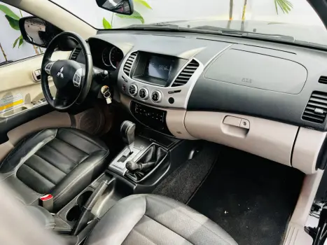 MITSUBISHI L 200 Triton 3.2 16V HPE 4X4 CABINE DUPLA TURBO DIESEL INTERCOOLER AUTOMTICO, Foto 10