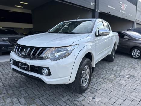 MITSUBISHI L 200 Triton 2.4 16V SPORT HPE 4X4 CABINE DUPLA TURBO DIESEL AUTOMTICO, Foto 3