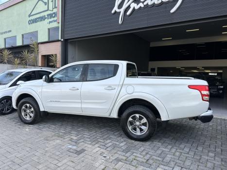MITSUBISHI L 200 Triton 2.4 16V SPORT HPE 4X4 CABINE DUPLA TURBO DIESEL AUTOMTICO, Foto 10