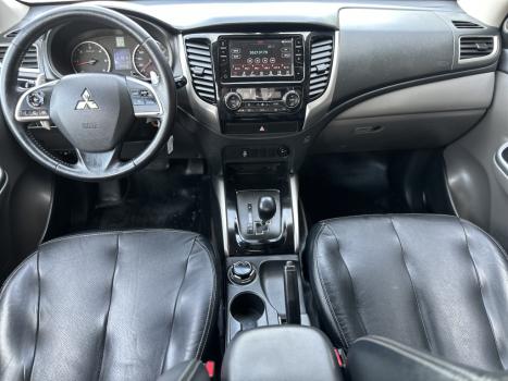 MITSUBISHI L 200 Triton 2.4 16V SPORT HPE 4X4 CABINE DUPLA TURBO DIESEL AUTOMTICO, Foto 11