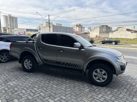 MITSUBISHI L 200 Triton 2.4 16V FLEX HLS CABINE DUPLA, Foto 6
