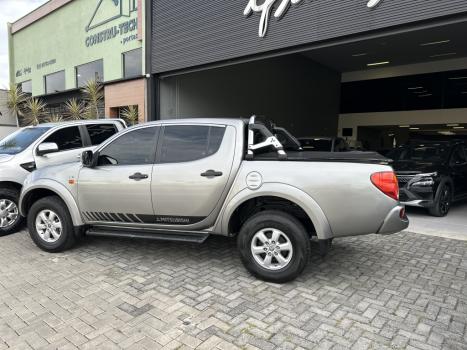 MITSUBISHI L 200 Triton 2.4 16V FLEX HLS CABINE DUPLA, Foto 8