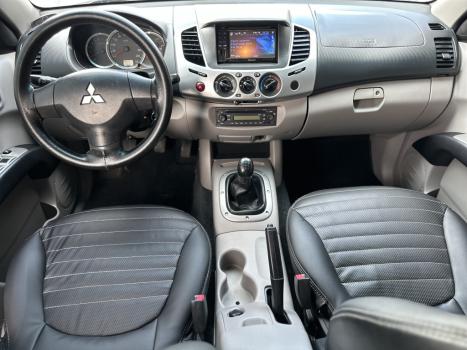 MITSUBISHI L 200 Triton 2.4 16V FLEX HLS CABINE DUPLA, Foto 9
