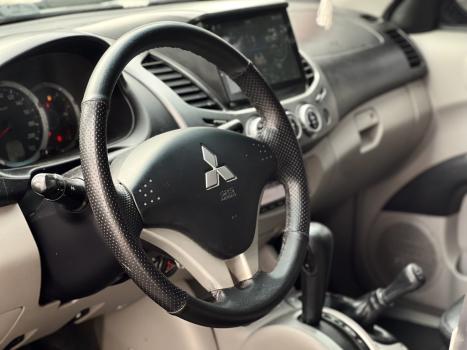 MITSUBISHI L 200 Triton 3.2 16V HPE 4X4 CABINE DUPLA TURBO DIESEL INTERCOOLER AUTOMTICO, Foto 2