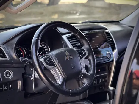 MITSUBISHI L 200 Triton 2.4 16V SPORT HPE-S 4X4 CABINE DUPLA TURBO DIESEL AUTOMTICO, Foto 11