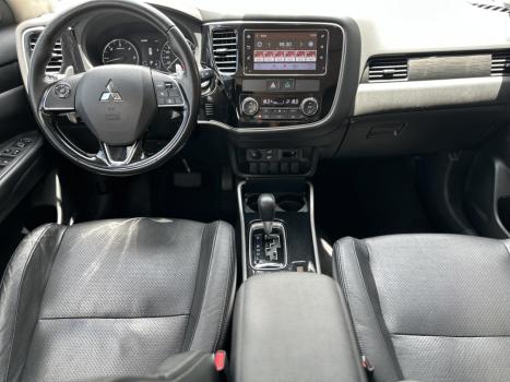 MITSUBISHI Outlander 2.2 16V 4P 4X4 DIESEL AUTOMTICO, Foto 9