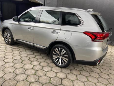 MITSUBISHI Outlander 3.0 V6 24V 4P HPE-S AWD AUTOMTICO, Foto 6