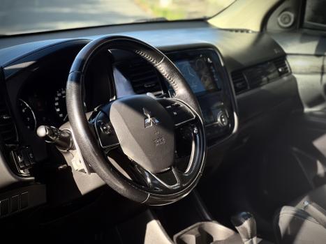 MITSUBISHI Outlander 2.0 16V 4P AUTOMTICO, Foto 3