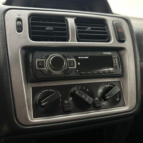 MITSUBISHI Pajero IO 1.8 16V 4P 4X4, Foto 13