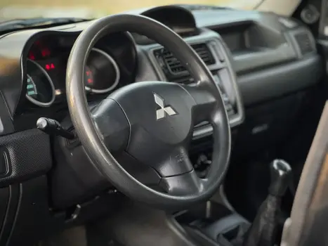 MITSUBISHI Pajero TR4 2.0 16V 4P FLEX, Foto 2
