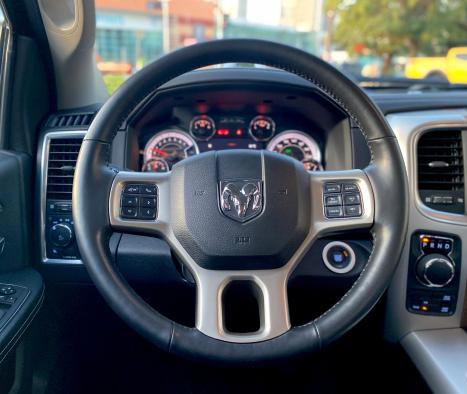 RAM 1500 5.7 V8 CLASSIC LARAMIE CABINE DUPLA 4X4 AUTOMTICO, Foto 13