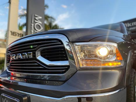 RAM 1500 5.7 V8 CLASSIC LARAMIE CABINE DUPLA 4X4 AUTOMTICO, Foto 19