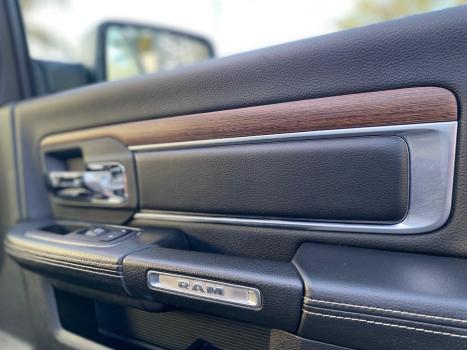 RAM Classic 5.7 V8 32V 4P HEMI LARAMIE AUTOMTICO, Foto 16