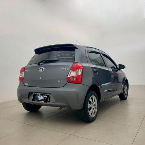 TOYOTA Etios Hatch 1.3 16V 4P FLEX X, Foto 2