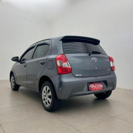 TOYOTA Etios Hatch 1.3 16V 4P FLEX X, Foto 6