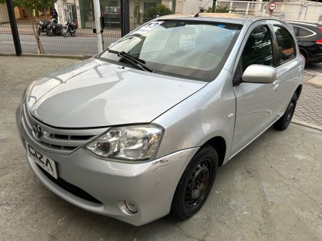 TOYOTA Etios Hatch 1.3 16V 4P FLEX, Foto 3