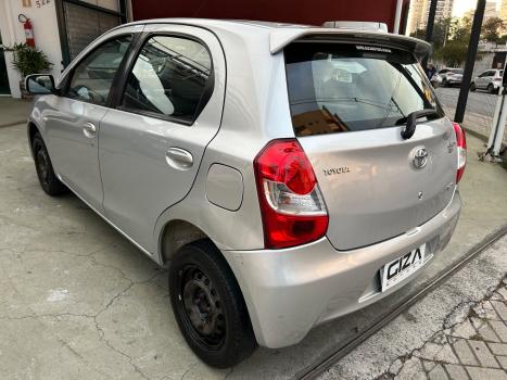TOYOTA Etios Hatch 1.3 16V 4P FLEX, Foto 13