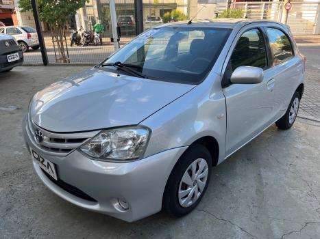 TOYOTA Etios Hatch 1.3 16V 4P FLEX, Foto 3