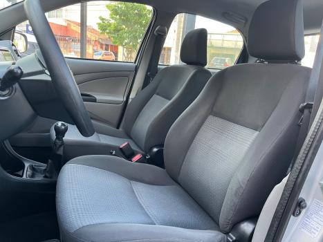 TOYOTA Etios Hatch 1.3 16V 4P FLEX, Foto 4