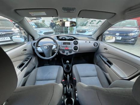 TOYOTA Etios Hatch 1.3 16V 4P FLEX, Foto 8