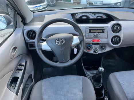 TOYOTA Etios Hatch 1.3 16V 4P FLEX, Foto 9