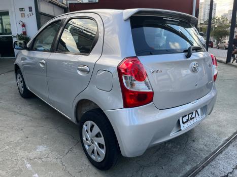 TOYOTA Etios Hatch 1.3 16V 4P FLEX, Foto 10